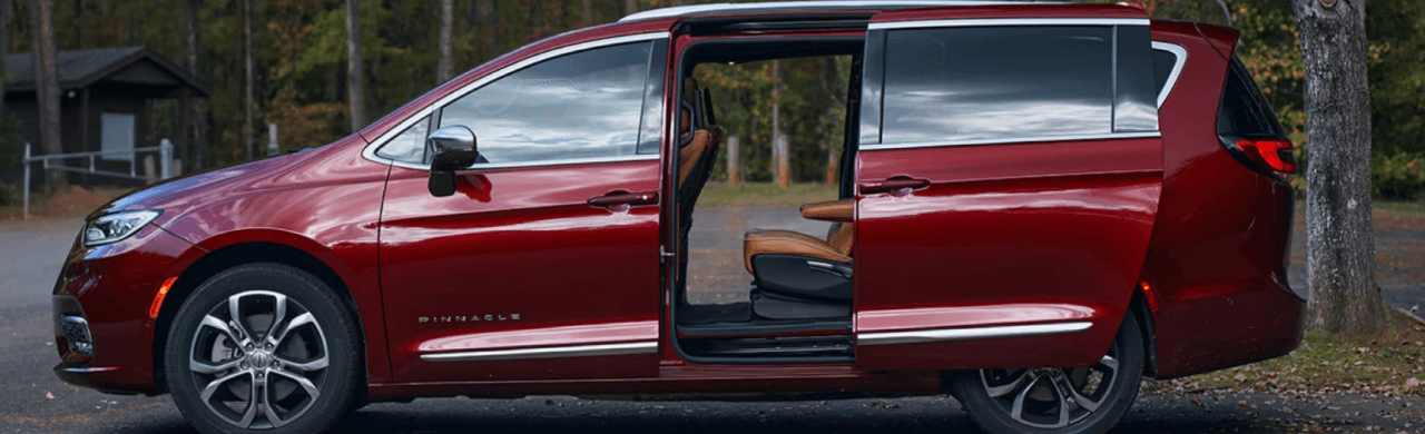 2026 Chrysler Pacifica Near Akron: Minivan vs SUV Guide